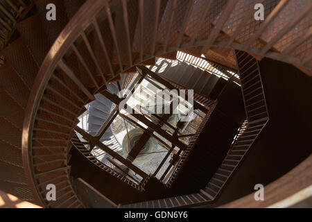 Treppen in Torre dei Lamberti, einen 84 m hohen Turm in Verona, Norditalien. Es liegt in der Nähe der Piazza Delle Erbe. Stockfoto