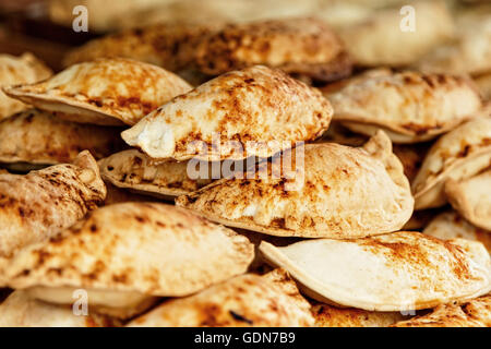 Pasteten auf eine traditionelle Handwerker-Markt. Horizontales Bild. Stockfoto