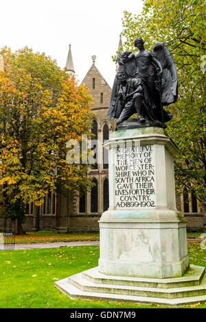 Boer War Memorial auf dem Boden der Kathedrale, Worcester, Worcestershire, UK Stockfoto