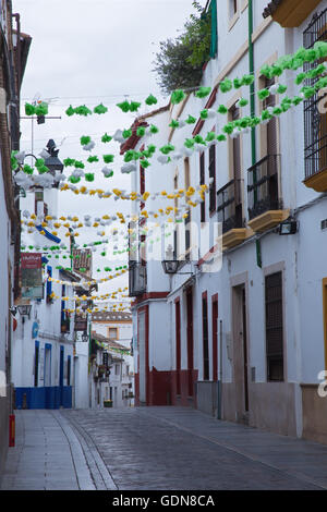 CORDOBA, Spanien - 26. Mai 2015: Den Gang in das Zentrum der Altstadt am Morgen. Stockfoto