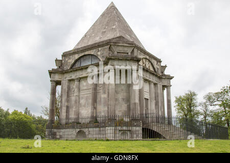 Mausoleum in Cobham Wäldern Stockfoto