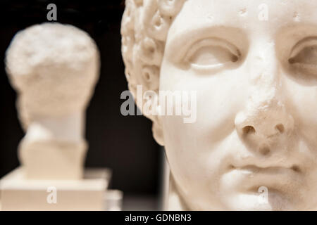 Römische Büste einer Frau. Closeup Stockfoto