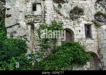 Höhlenwohnungen Höhlen und Häuser in Turquant, Frankreich Stockfoto