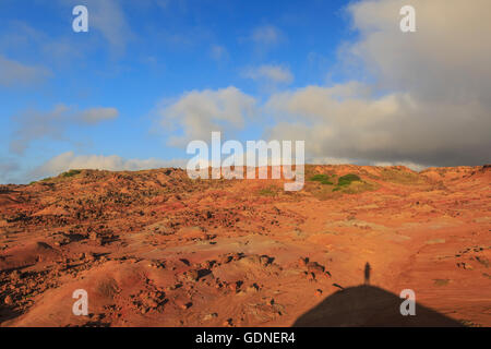 Kaehiakawaelo (Garten der Götter), Landschaft mit roten Schmutz, Lava und Felsformationen, Lanai Island, Hawaii, USA Stockfoto