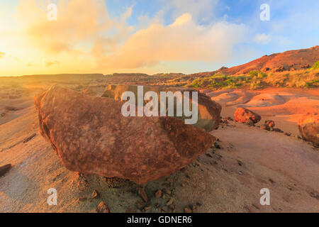 Kaehiakawaelo (Garten der Götter), Landschaft mit roten Schmutz, Lava und Felsformationen, Lanai Island, Hawaii, USA Stockfoto