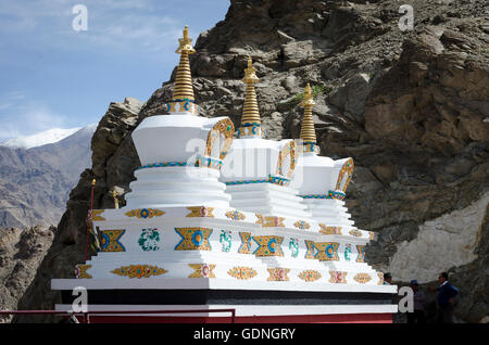 Stupa oder Chorten, Thikse Gompa, in der Nähe von Leh Ladakh, Jammu und Kaschmir, Indien Stockfoto