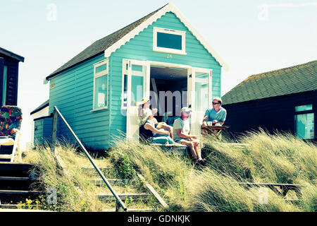 Strandhütten an Mudeford Sandspit Christchurch Dorset UK Stockfoto