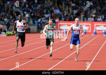 Sam OSEWA, Andrew ROBERTSON & Richard KILTY in die Männer 100m Halbfinale 3, 2016 British Championships, Alexander Stadium Birmingham UK ausgeführt. Stockfoto