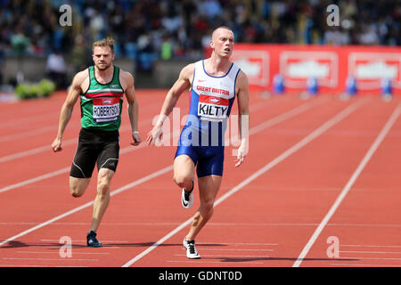 Richard KILTY & Andrew ROBERTSON in die Männer 100m Halbfinale 3, 2016 British Championships, Alexander Stadium Birmingham UK ausgeführt. Stockfoto