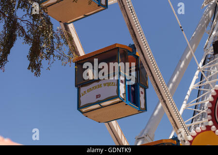 Costa Mesa, CA - 16. Juli 2016: Riesenrad im Orange County Fair in Costa Mesa, CA am 16. Juli 2016. Nur zur redaktionellen Verwendung. Stockfoto