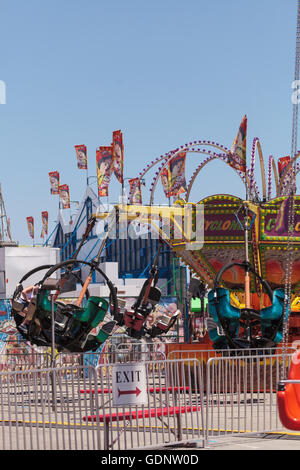 Costa Mesa, CA - 16. Juli 2016: Tornado Fahrt im Orange County Fair in Costa Mesa, CA am 16. Juli 2016.  Nur zur redaktionellen Verwendung. Stockfoto