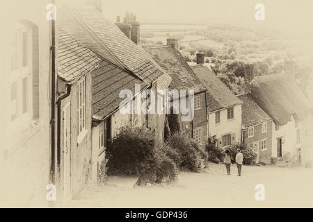 Berühmten Hütten in Gold Hill, Shaftesbury, Dorset im Juli Stockfoto