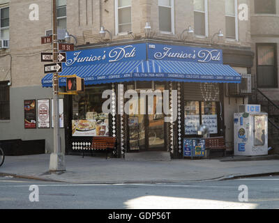 Junior Deli & Bodega in Park Slope, Brooklyn, NY. Stockfoto