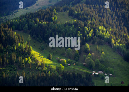 Dzembronya Dorf, Karpaten, Ivano-Frankovsk Region, Ukraine Stockfoto