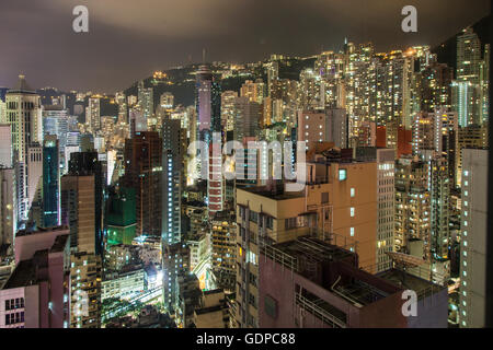 Hong Kong und der Stadtteil Soho, Blick nach Osten über Hong Kong Island von oben Stockfoto