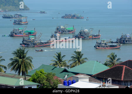 der Hafen von der Stadt Myeik im Süden in Myanmar in Südostasien. Stockfoto