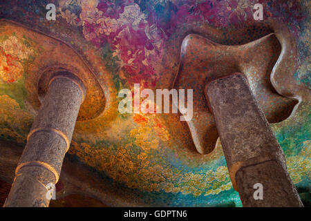 Architektonische Details von der Decke im Erdgeschoss, La Pedrera und Casa Mila, Barcelona, Katalonien, Spanien Stockfoto