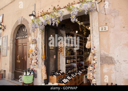 Wein-Shop, Volterra; Toskana; Italien Stockfoto