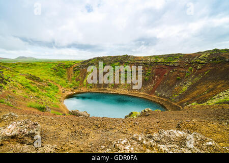 Kerid, schöne Kratersee am Grimsnes, Island im Sommer Stockfoto