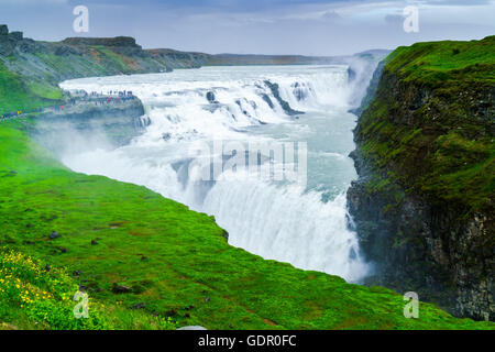 Berühmten Gullfoss Wasserfall in der Schlucht des Flusses Hvita im Südwesten Islands Stockfoto