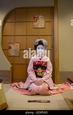 16 Jahre alt Maiko genannt Chikasaya, Kansai-Region, Kyoto, Japan Stockfoto