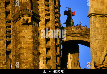 Barcelona, die Sagrada Familia: Detail eines der Glockentürme die Geburtsfassade Stockfoto