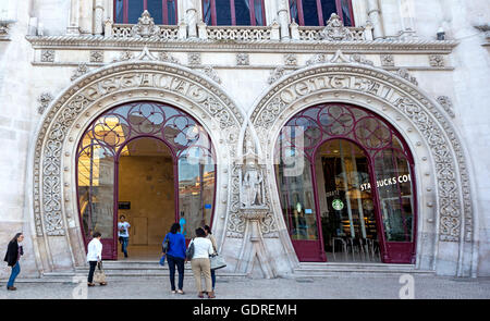 Jugendstil-Fassade Estação Ferroviária do Rossio, Eingangsportal, Santa Justa - Lisboa Bahnhof Rossio, Lissabon, Stockfoto