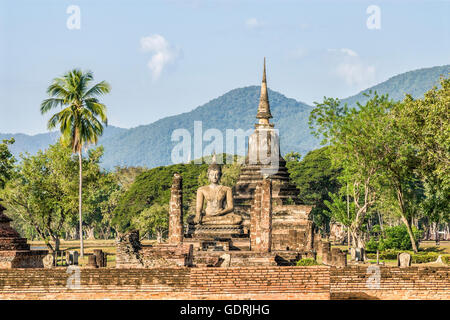 Wat Mahathat, Sukhothai historischen Park, Thailand Stockfoto