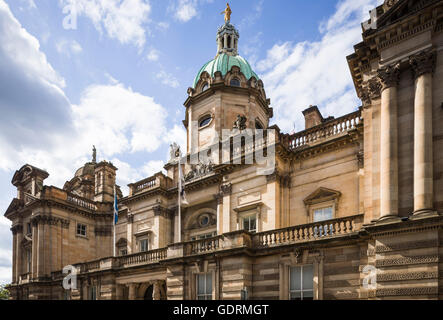 Die Bank of Scotland Hauptgebäudes auf dem Hügel, Edinburgh, entworfen von David Bryce im Jahr 1863 in einem Neo-barocken Stil. Stockfoto