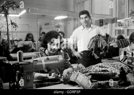 Viele erfahrene italienische Schneider sind erfolgreich in Deutschland, 1966 Stockfoto