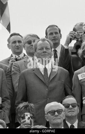Willy Brandt auf dem Flug nach Florida, 1970 Stockfoto