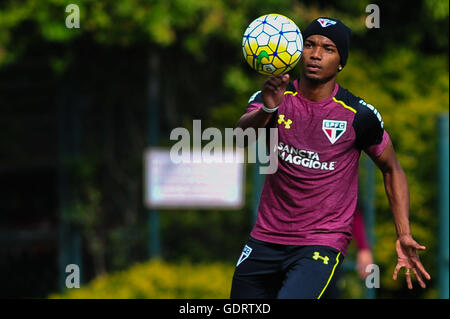 Thiago Mendes während des Trainings die S? o Paulo Football Club, abgehaltenen CCT Barra Funda, in der westlichen Zone von S? o Paulo. Stockfoto