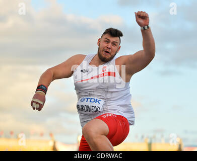 Bydgoszcz, Polen. 19. Juli 2016. Konrad Bukowiecki Polens wirft einen neuen Weltrekord im Finale der Herren Kugelstoßen während der Nachmittagssitzung am 1. Tag von der IAAF World Junior Championships Zawisza Stadium am 19. Juli 2016 in Bydgoszcz, Polen. Bildnachweis: Roger Sedres/Alamy Live-Nachrichten Stockfoto