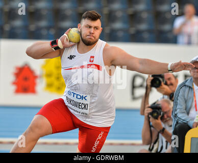 Bydgoszcz, Polen. 19. Juli 2016. Konrad Bukowiecki von Polen in das Finale der Herren Kugelstoßen während der Nachmittagssitzung am 1. Tag von der IAAF World Junior Championships Zawisza Stadium am 19. Juli 2016 in Bydgoszcz, Polen. Bildnachweis: Roger Sedres/Alamy Live-Nachrichten Stockfoto