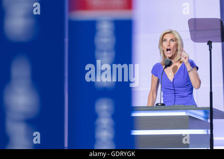 Cleveland, Ohio, USA. 20. Juli 2016. Konservative Talk Show Persönlichkeit Laura Ingraham befasst sich am dritten Tag der Republican National Convention 20. Juli 2016 in Cleveland, Ohio. Bildnachweis: Planetpix/Alamy Live-Nachrichten Stockfoto