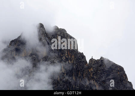 Gannan, Gannan, China. 12. Juli 2016. Gannan, China - 12. Juli 2016: (Nur zur redaktionellen Verwendung. CHINA aus) GÂ¨Â¡nnÂ¨Â ¢ n tibetischen autonomen Präfektur ist eine autonome Präfektur im Süden der Provinz Gansu, China. Freuen Sie sich auf Xiahe und Labrang Kloster, Luqu, Maqu, und anderen meist tibetischen Städten und Dörfern. Gannan hat eine Fläche von 40.898 km2 (15.791 Quadrat-Meile) und seine Hauptstadt ist Hezuo (Zoi). Im ersten Jahr der Ausrufung der autonomen Bezirk Gannan war die Kreisstadt an der Labrang Stadt Sangqu. © SIPA Asien/ZUMA Draht/Alamy Live-Nachrichten Stockfoto