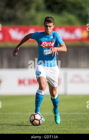 Dimaro, Italien. 18. Juli 2016. Alberto Grassi (Napoli) Fußball: Vorsaison Freundschaftsspiel zwischen SSC Napoli 10-0 Anaune Val di Non Dimaro-Stadion in Dimaro, Italien. © Maurizio Borsari/AFLO/Alamy Live-Nachrichten Stockfoto