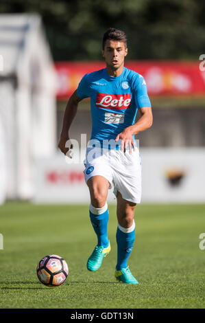 Dimaro, Italien. 18. Juli 2016. Alberto Grassi (Napoli) Fußball: Vorsaison Freundschaftsspiel zwischen SSC Napoli 10-0 Anaune Val di Non Dimaro-Stadion in Dimaro, Italien. © Maurizio Borsari/AFLO/Alamy Live-Nachrichten Stockfoto