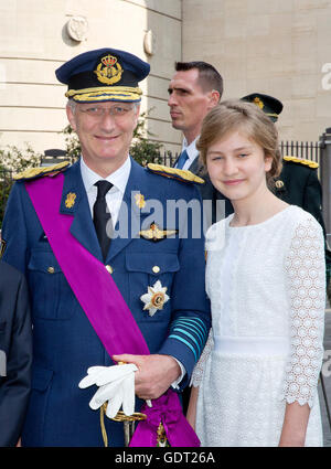 Brüssel, Belgien. 21. Juli 2016. König Filip und Prinzessin Elisabeth King Filip, Königin Mathilde und Familie besuchen das Te Deum, anlässlich der Nationalfeiertag in Sint-Michiels-de-Sint-Goedelekathedraal in Brüssel. Bildnachweis: Dpa picture Alliance/Alamy Live News Stockfoto