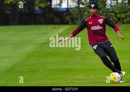 Thiago Mendes während des Trainings die S? o Paulo Football Club, abgehaltenen CCT Barra Funda, in der westlichen Zone von S? o Paulo. Stockfoto