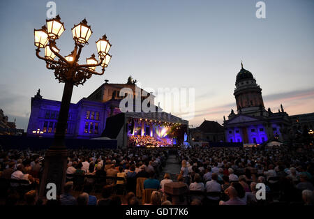 Berlin, Deutschland. 21. Juli 2016. Gesamtansicht der 25. Classic Open Air in Berlin, Deutschland, 21. Juli 2016. Foto: Rainer Jensen/Dpa/Alamy Live-Nachrichten Stockfoto