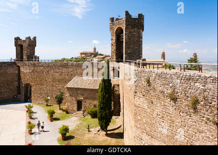 die Festung Fortezza, die Festung der Stadt Montalcino, liegt auf einem Hügel, Toskana, Italien, Provinz Siena Stockfoto