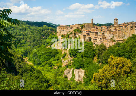 Sorano, Stadt des Mittelalters, Provinz Grosseto in der Toskana, Gebäude der Tuff Stein, Toskana, Italien Stockfoto