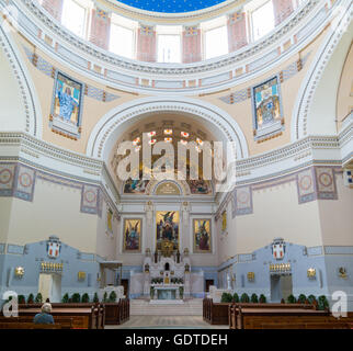 Innenraum der Kirche des Heiligen Karl Borromäus oder Karl-Lueger-Gedächtniskirche am Zentralfriedhof in Wien, Österreich Stockfoto