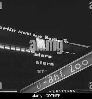 U-Bahn Station Zoo in Berlin, 1964 Stockfoto