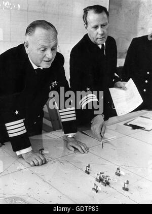 Offiziere der deutschen Marine während einer Übung, um 1960 Stockfoto