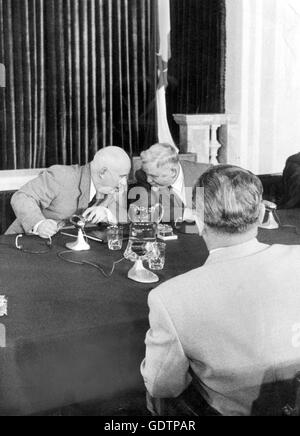 Nikita Chruschtschow und Nikolai Bulganin, 1955 Stockfoto