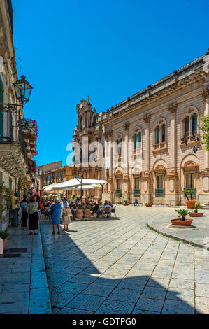 Italien Sizilien Scicli - Via Mormina Penna - Rathaus Stockfoto