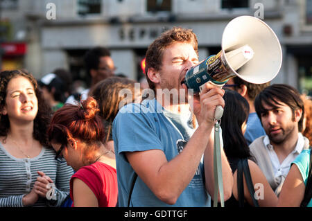 Studenten demonstrieren auf der Puerta del Sol Stockfoto