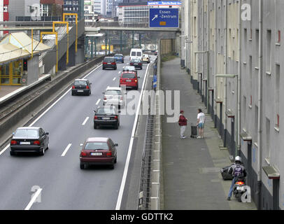 Lärmschutzwand an der A40 in Essen Stockfoto